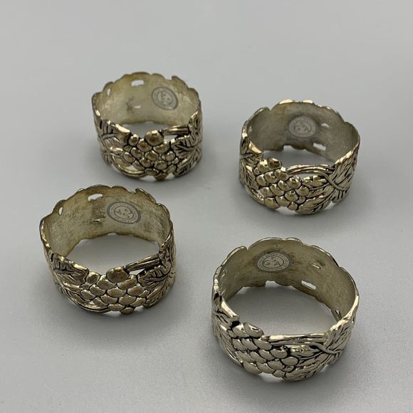 Vtg Silver Treasures by Godinger Grape Cluster 4 Napkin Rings in Box Silverplate - Picture 11 of 16